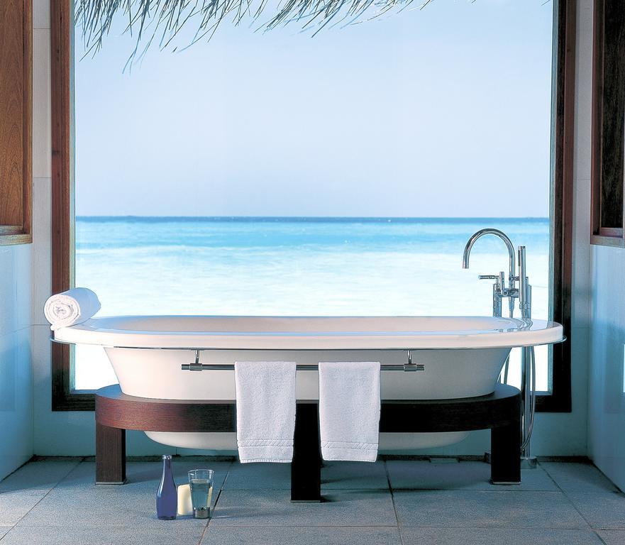 content/hotel/Per Aquum Huvafen Fushi/Accommodation/Sunrise Ocean Pool Villa/HuvafenFushi-Acc-SunriseOceanPoolVilla-02.jpg